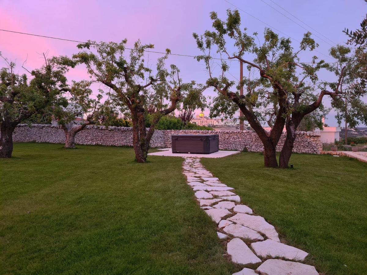 Trulli Nanni Hotel Locorotondo Exterior photo